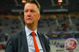 Van Gaal Sewot Dikritik Hodgson Soal Shaw