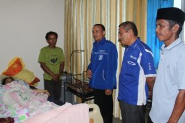 PAN Serahkan Uang Tali Kasih untuk Empat Anak