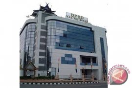 Legislatif Desak Pemda Bebaskan Lahan Dua Dermaga 