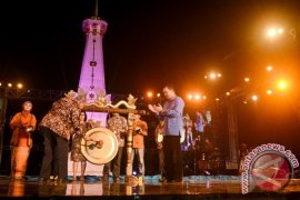 Pembukaan FKY 2014 Page 1 Small