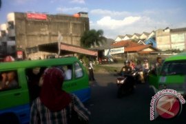 DLLAJ alihkan jalur angkot 03 dan 02