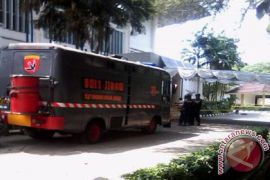 Benda mencurigakan disamping Gedung Wisuda IPB