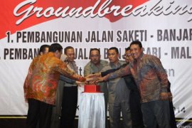   Legislator: Riau Terlambat Lakukan Pemekaran