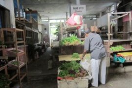 H+3 Lebaran Perniagaan Kota Tarempa Masih Sepi