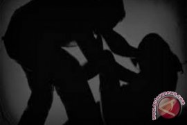 Seorang pria di Teluk Barak ditangkap polisi diduga cabuli anak tirinya