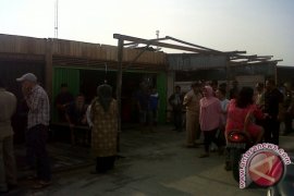 Puluhan rumah di Kuala Jambi rusak dihantam puting beliung