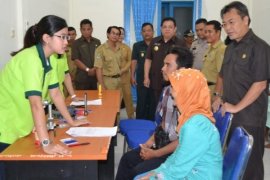 94 Pasien Ikut Operasi Katarak Gratis di RSUD Sekadau