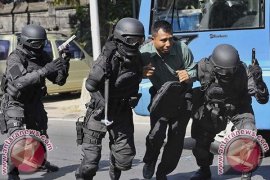 TNI Lumpuhkan Aksi "Teroris" di Renon