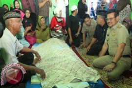 Gubernur Sulsel Nilai Azis Karim Wartawan Berdedikasi 