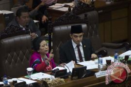 Rapat paripurna DPR tungggu kehadiran FPKB dan FPDIP