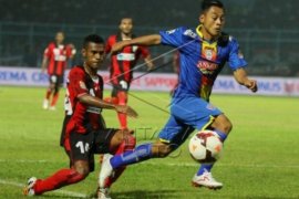 Arema Kalahkan Persipura 3-0