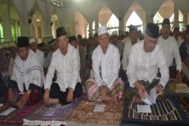 Gubernur Minta Dukungan Masyarakat Pembangunan Mesjid Al-Alam
