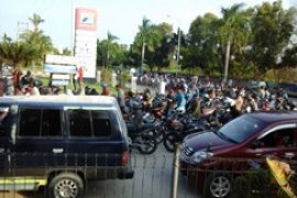 Ratusan Kendaraan Kembali Antre di SPBU Karimun