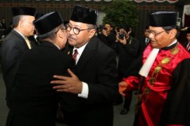 Rano Hadiri Pelantikan Pimpinan DPRD Banten