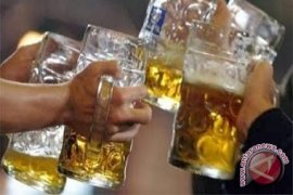 Polisi Bangka Barat Sita Puluhan Botol Bir