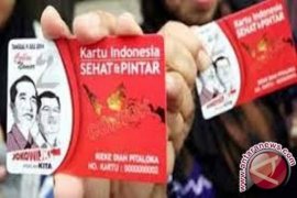 5.116 warga Supiori terima kartu jaminan kesehatan