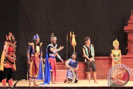 Minak Djinggo Damarwulan Page 1 Small