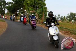 Komunitas vespa Kuves touring tempuh 1100 km