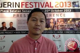 Penyanyi Sandhy Sundoro Luncurkan Album Terbaru di Jerman