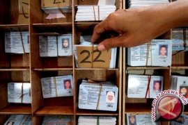 Jelang hari "H" pilkada warga urus E-KTP