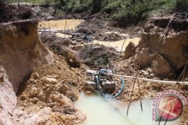 Dua Kakak-Adik Tewas Tertimbun Longsor Aktivitas PETI