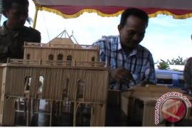 Hasil kerajinan dari tusuk gigi laku dijual