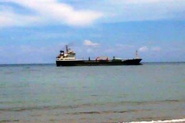 Kapal Tanker Ngagel Dadi Kandas di Dobo