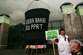 Mendesak DPR Sahkan RUU PPRT 