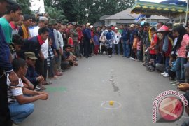 Lomba Permainan Rakyat "Balogo" 