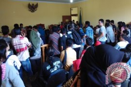 Pelanggar lalu Lintas Antre Sidang Tilang di PN Ketapang