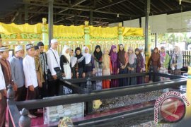 Objek Wisata Religi Ramai Pengunjung