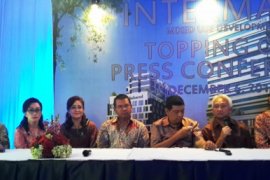 Merdeka Ronov Selesaikan Pekerjaan Atap Intermark Serpong