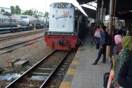 Kereta Tabrak Truk di Tulungagung Penumpang Selamat