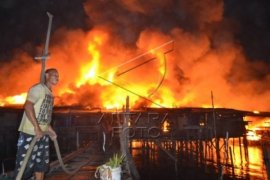 Puluhan Kios Pasar Induk Kramat Jati Terbakar