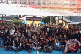 Komunitas Motor Ketapang Sosialisasi Keselamatan Di Jalan Raya.