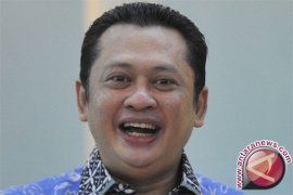 Aburizal Bakrie Gugat Agung Laksono