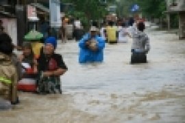 Hubungan Transportasi Darat Padang-Bengkulu Putus