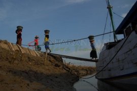 Buruh Angkut Pasir