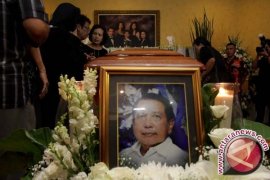  Rinto Harahap dalam kenangan Bob Tutupoly 