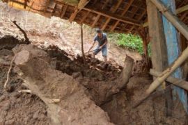 Tanah Ambles Ancam 10 Rumah di Temanggung