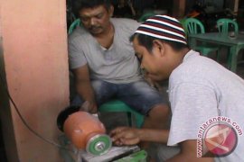 Warga Sanggau Ikut "Demam" Batu Akik