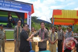 LG Bangun Tiga Jembatan di Sekadau