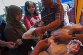 Taruna Latsitarda Gelar Pasar Murah