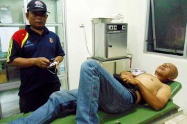 Gagal Rampas Emas, Perampok Tembak Warga