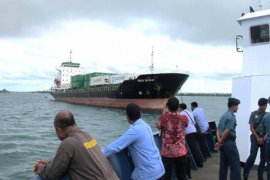 Lanal Tual Tahan Kapal Kargo Umum Muat Ikan