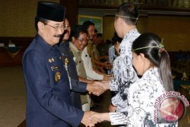 Bupati Badung Mengambil Sumpah 327 PNS