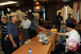   Hasil Survei Indo Barometer