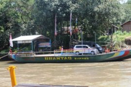 Tulungagung Berikan 150 Pelampung Keselamatan Perahu Penyeberangan