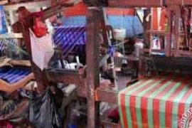 Dekranasda Pekanbaru Bantu Alat Tenun Untuk Lapas