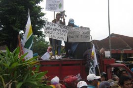 Demo Petani Tembakau 